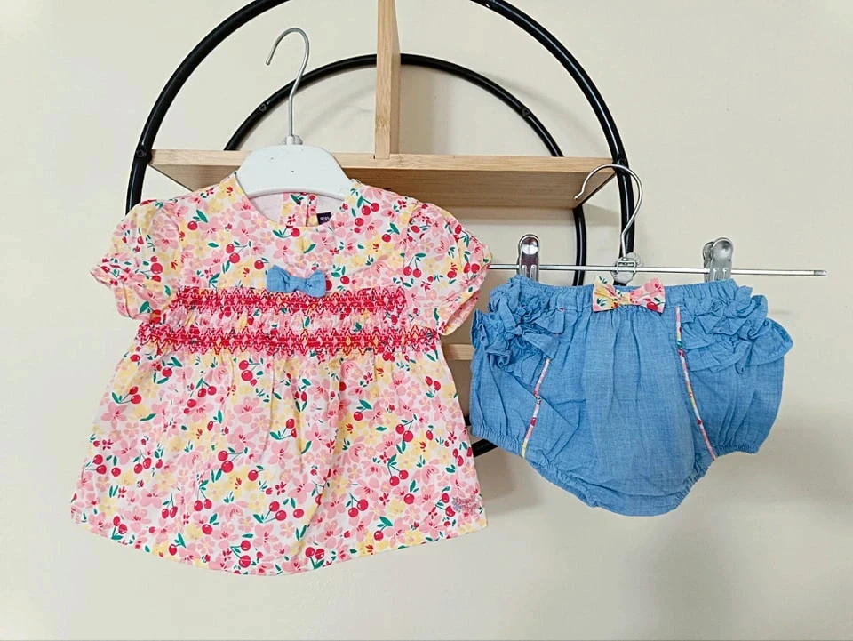6 mois ensemble été sergent major blouse et short ( porte 1 fois)